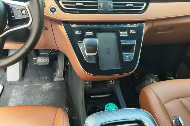 Used Hongqi HQ9 2023 2.0T Smart Connect Flagship Edition Gear Lever