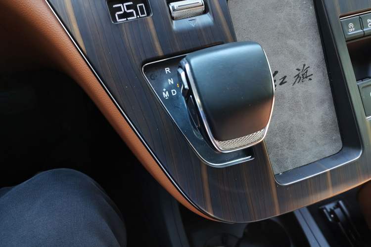 Used Hongqi HQ9 2023 2.0T Smart Connect Flagship Edition Gear Lever