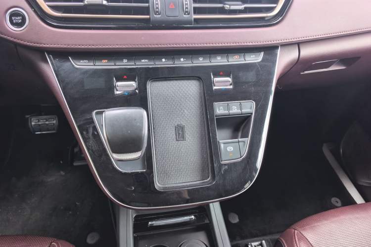 Used Hongqi HQ9 2023 2.0T Smart Connect Flagship Edition Gear Lever