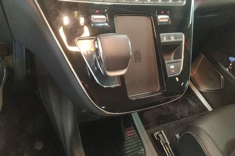 Used Hongqi HQ9 2023 2.0T Smart Connect Flagship Edition Gear Lever