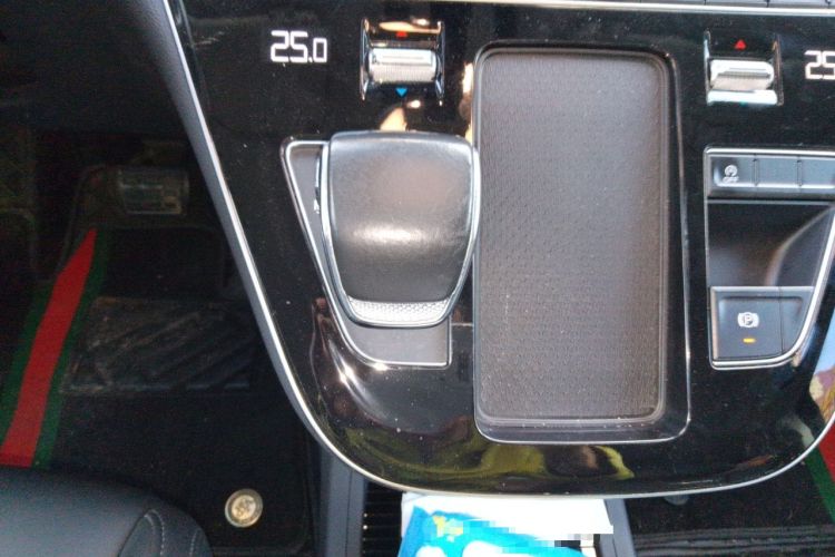 Used Hongqi HQ9 2023 2.0T Smart Connect Flagship Edition Gear Lever