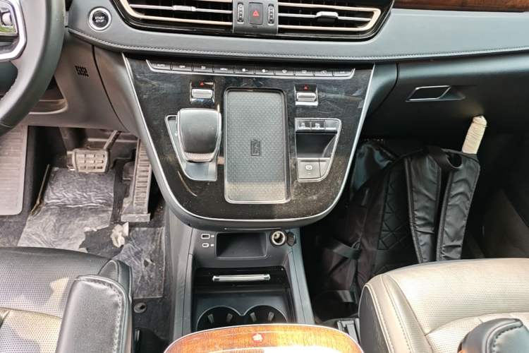Used Hongqi HQ9 2023 2.0T Smart Connect Flagship Edition Gear Lever