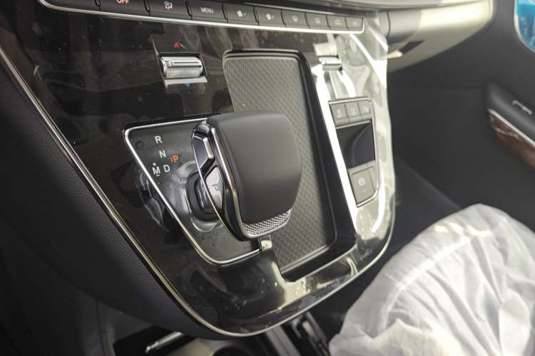 Used Hongqi HQ9 2023 2.0T Smart Connect Flagship Edition Gear Lever