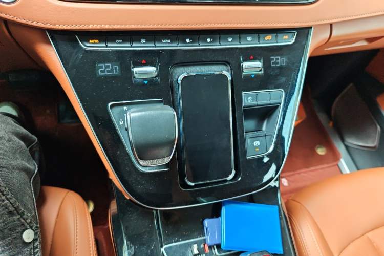 Used Hongqi HQ9 2023 2.0T Smart Connect Flagship Edition Gear Lever