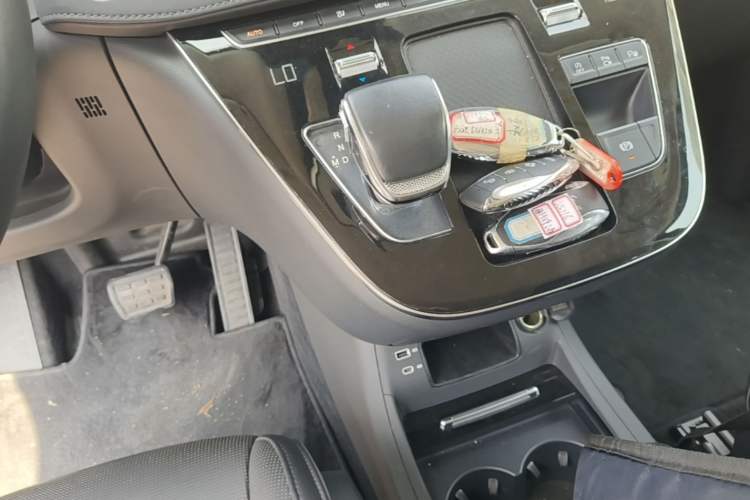 Used Hongqi HQ9 2023 2.0T Smart Connect Flagship Edition Gear Lever