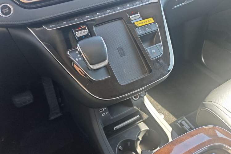 Used Hongqi HQ9 2023 2.0T Smart Connect Flagship Edition Gear Lever