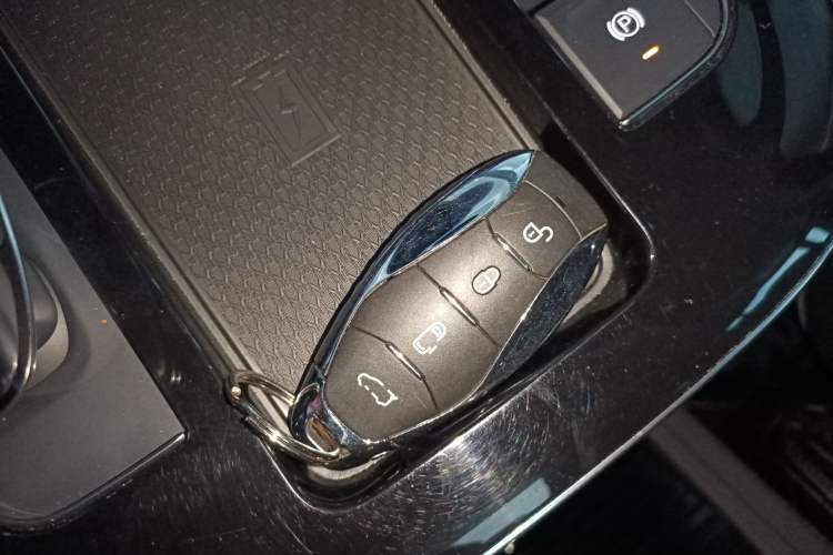 Used Hongqi HQ9 2023 2.0T Smart Connect Flagship Edition Interior 1