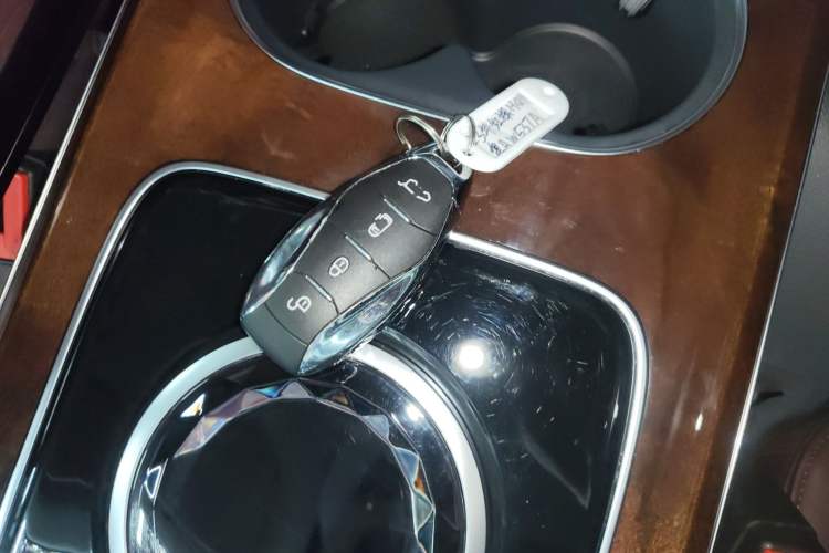 Used Hongqi HQ9 2023 2.0T Smart Connect Flagship Edition Interior 1