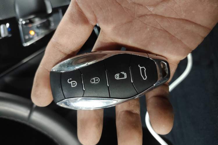 Used Hongqi HQ9 2023 2.0T Smart Connect Flagship Edition Interior 1