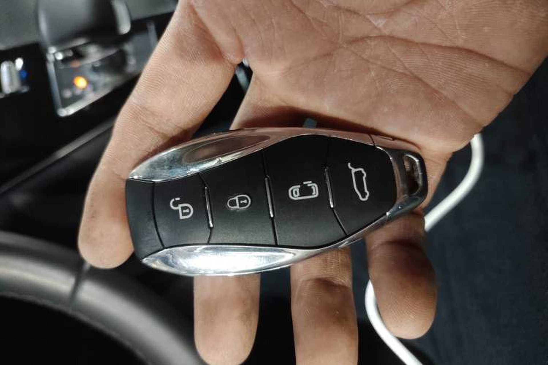 Used Hongqi HQ9 2023 2.0T Smart Connect Flagship Edition Interior 1