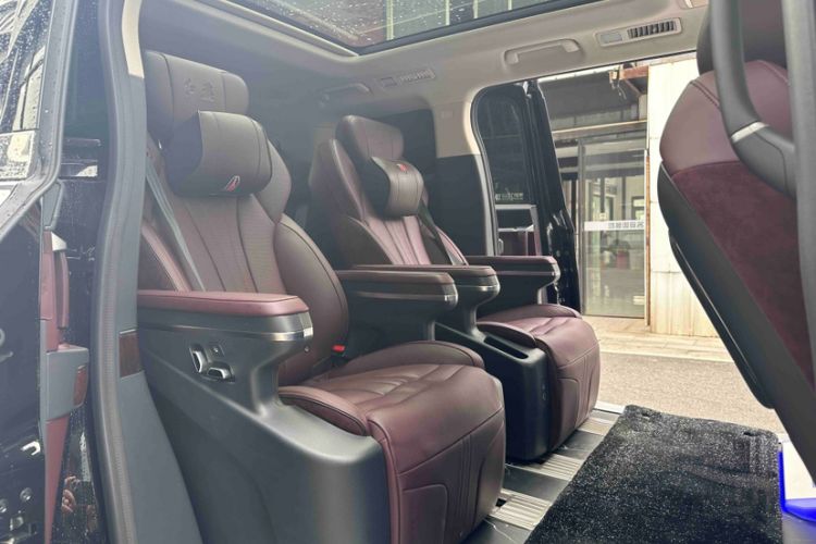 Used Hongqi HQ9 2023 2.0T Smart Connect Flagship Edition Interior 10