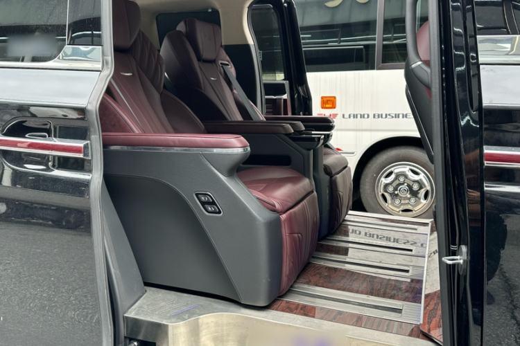 Used Hongqi HQ9 2023 2.0T Smart Connect Flagship Edition Interior 10
