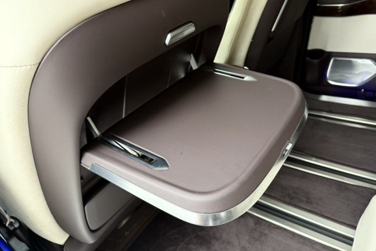 Used Hongqi HQ9 2023 2.0T Smart Connect Flagship Edition Interior 11