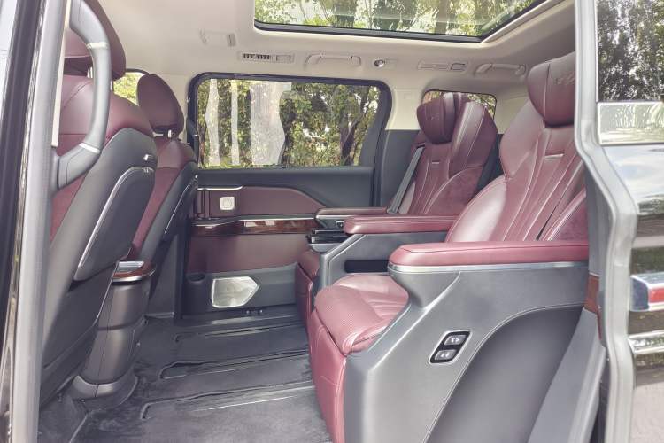 Used Hongqi HQ9 2023 2.0T Smart Connect Flagship Edition Interior 11