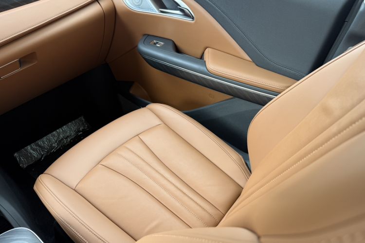 Used Hongqi HQ9 2023 2.0T Smart Connect Flagship Edition Interior 12