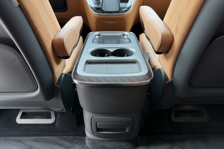 Used Hongqi HQ9 2023 2.0T Smart Connect Flagship Edition Interior 13