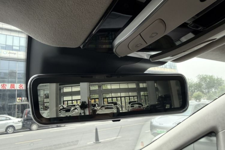 Used Hongqi HQ9 2023 2.0T Smart Connect Flagship Edition Interior 15