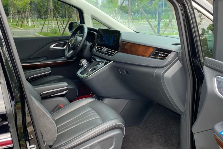Used Hongqi HQ9 2023 2.0T Smart Connect Flagship Edition Interior 2