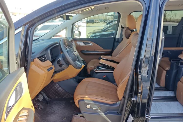 Used Hongqi HQ9 2023 2.0T Smart Connect Flagship Edition Interior 3