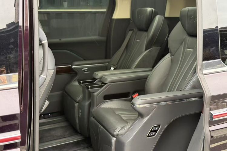 Used Hongqi HQ9 2023 2.0T Smart Connect Flagship Edition Interior 3