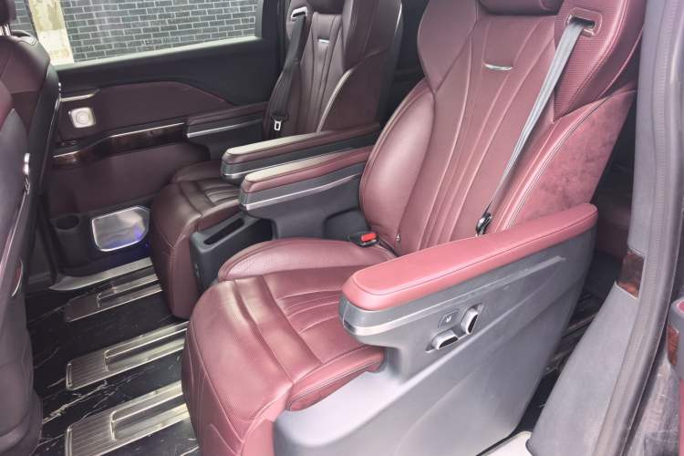Used Hongqi HQ9 2023 2.0T Smart Connect Flagship Edition Interior 3