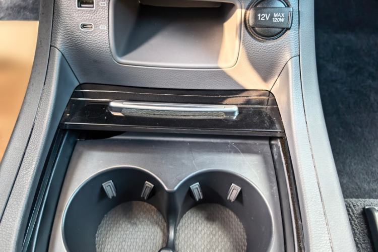Used Hongqi HQ9 2023 2.0T Smart Connect Flagship Edition Interior 4