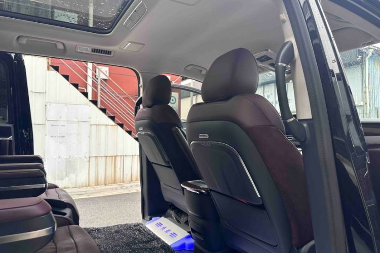 Used Hongqi HQ9 2023 2.0T Smart Connect Flagship Edition Interior 4