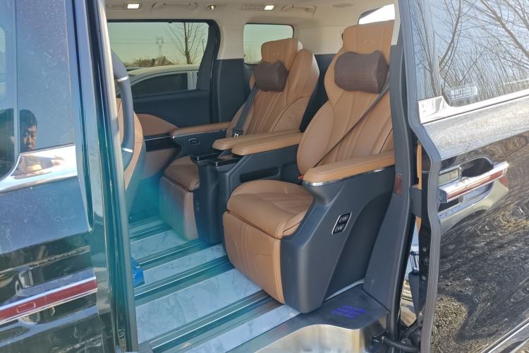 Used Hongqi HQ9 2023 2.0T Smart Connect Flagship Edition Interior 4