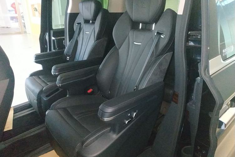 Used Hongqi HQ9 2023 2.0T Smart Connect Flagship Edition Interior 4