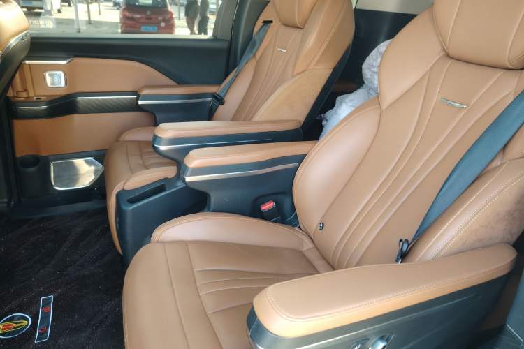 Used Hongqi HQ9 2023 2.0T Smart Connect Flagship Edition Interior 4