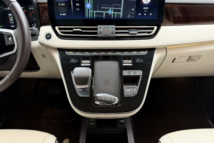 Used Hongqi HQ9 2023 2.0T Smart Connect Flagship Edition Interior 5
