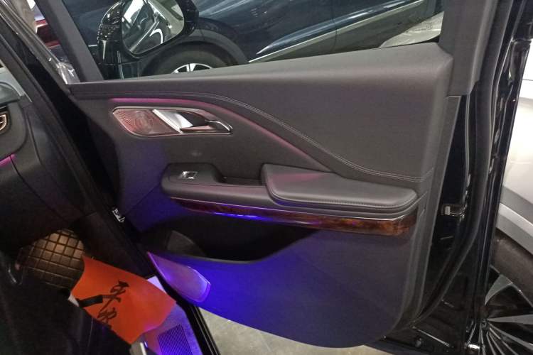 Used Hongqi HQ9 2023 2.0T Smart Connect Flagship Edition Interior 5