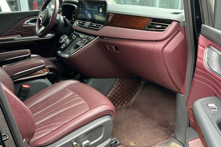 Used Hongqi HQ9 2023 2.0T Smart Connect Flagship Edition Interior 5