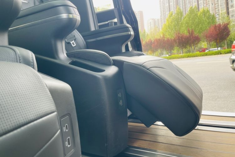 Used Hongqi HQ9 2023 2.0T Smart Connect Flagship Edition Interior 5