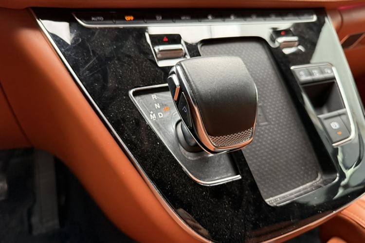 Used Hongqi HQ9 2023 2.0T Smart Connect Flagship Edition Interior 5