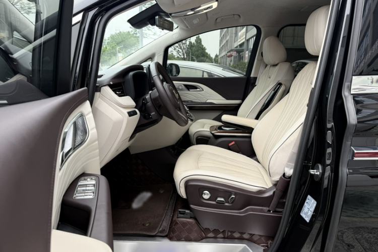 Used Hongqi HQ9 2023 2.0T Smart Connect Flagship Edition Interior 6