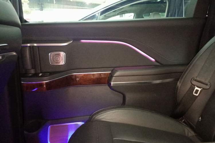 Used Hongqi HQ9 2023 2.0T Smart Connect Flagship Edition Interior 6