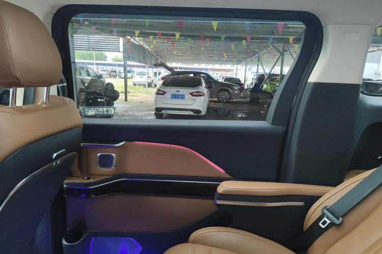 Used Hongqi HQ9 2023 2.0T Smart Connect Flagship Edition Interior 6