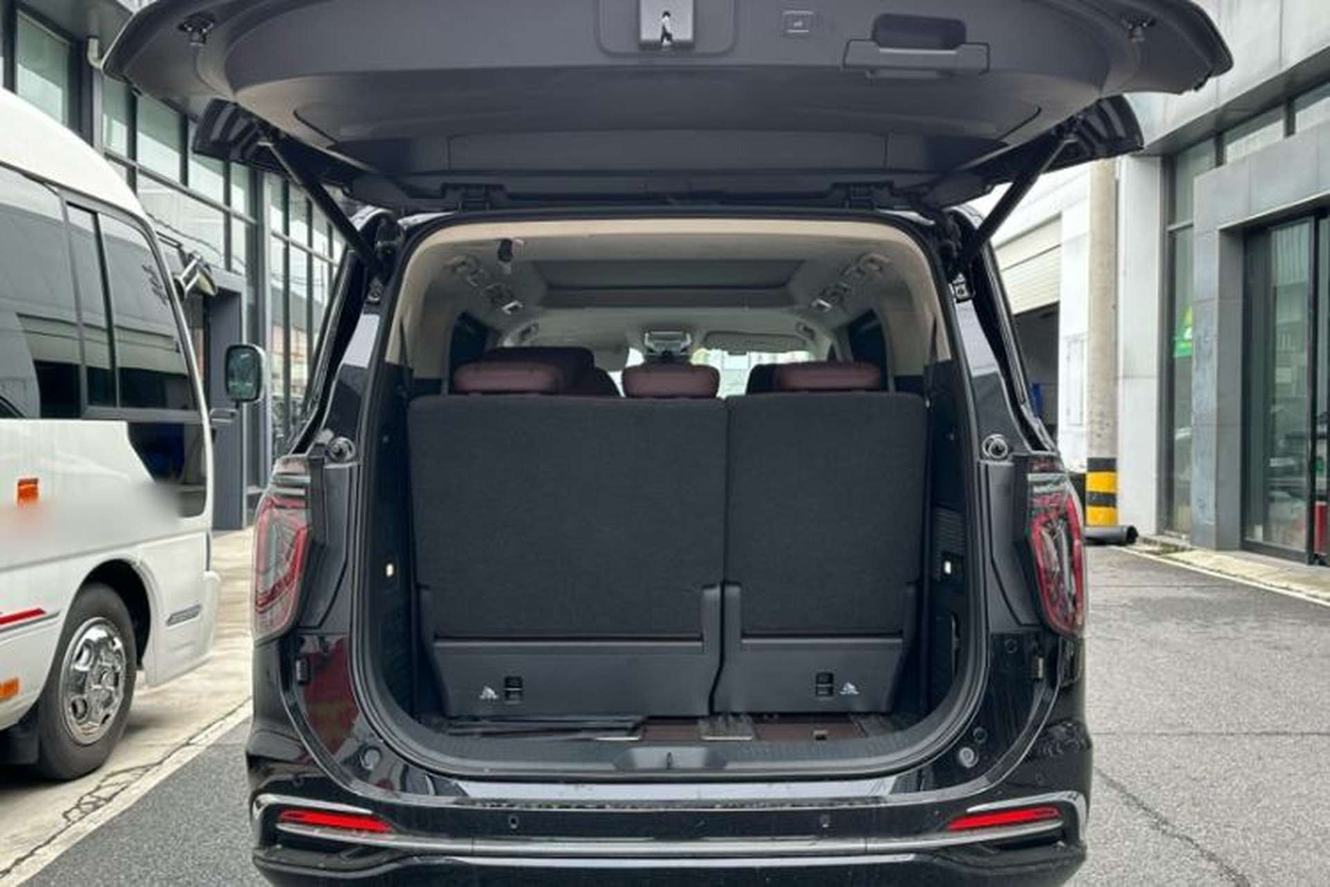 Used Hongqi HQ9 2023 2.0T Smart Connect Flagship Edition Interior 6