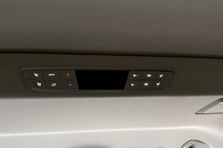 Used Hongqi HQ9 2023 2.0T Smart Connect Flagship Edition Interior 6