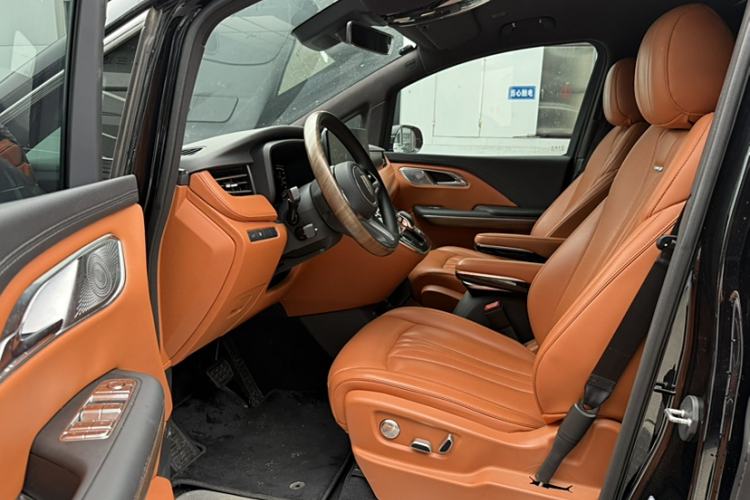 Used Hongqi HQ9 2023 2.0T Smart Connect Flagship Edition Interior 6