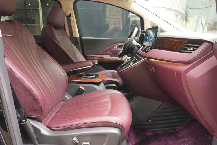 Used Hongqi HQ9 2023 2.0T Smart Connect Flagship Edition Interior 6