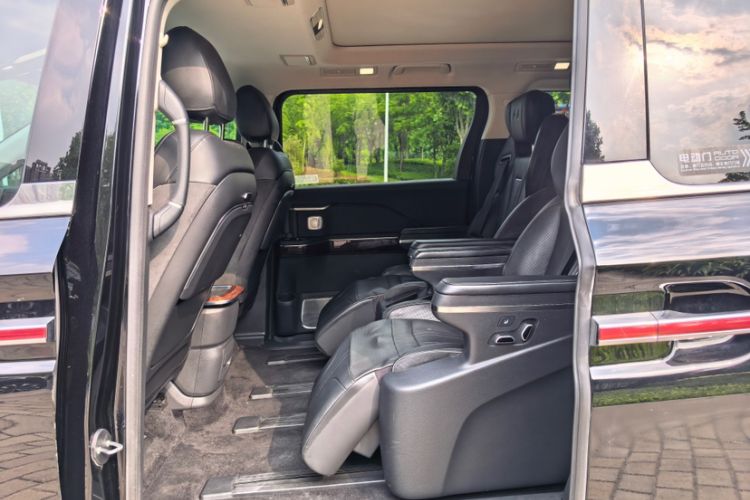 Used Hongqi HQ9 2023 2.0T Smart Connect Flagship Edition Interior 7