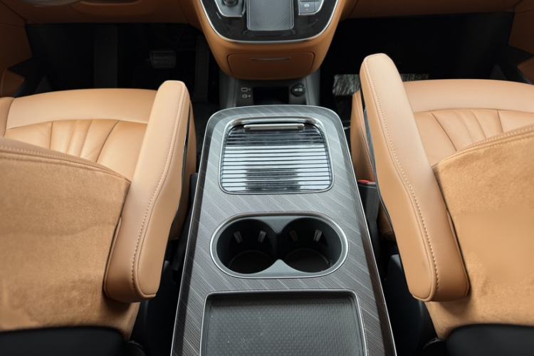 Used Hongqi HQ9 2023 2.0T Smart Connect Flagship Edition Interior 7