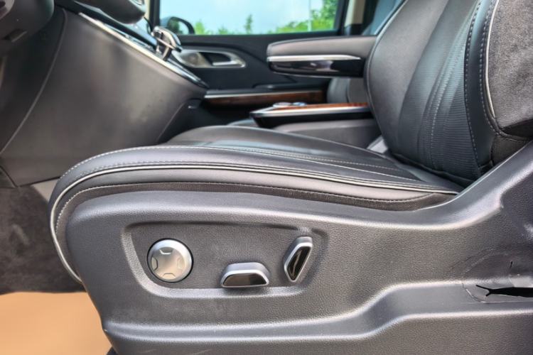 Used Hongqi HQ9 2023 2.0T Smart Connect Flagship Edition Interior 8