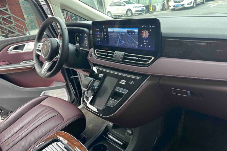 Used Hongqi HQ9 2023 2.0T Smart Connect Flagship Edition Interior 8