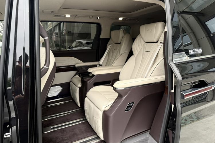 Used Hongqi HQ9 2023 2.0T Smart Connect Flagship Edition Interior 8