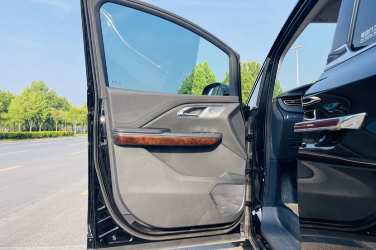 Used Hongqi HQ9 2023 2.0T Smart Connect Flagship Edition Interior 8