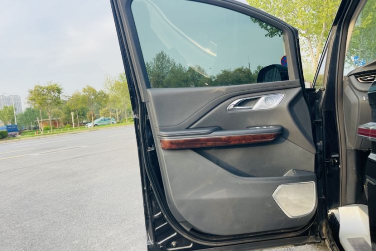 Used Hongqi HQ9 2023 2.0T Smart Connect Flagship Edition Interior 8