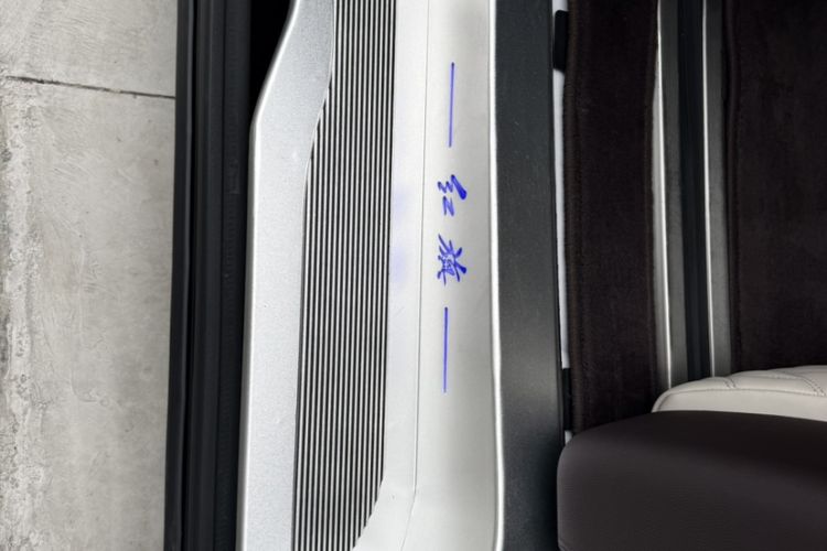 Used Hongqi HQ9 2023 2.0T Smart Connect Flagship Edition Interior 9